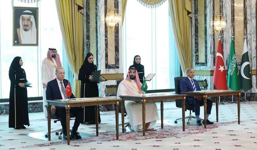Cumhurbaşkanı Erdoğan, Suudi Arabistan Veliaht Prensi Bin Selman ile bir araya geldi