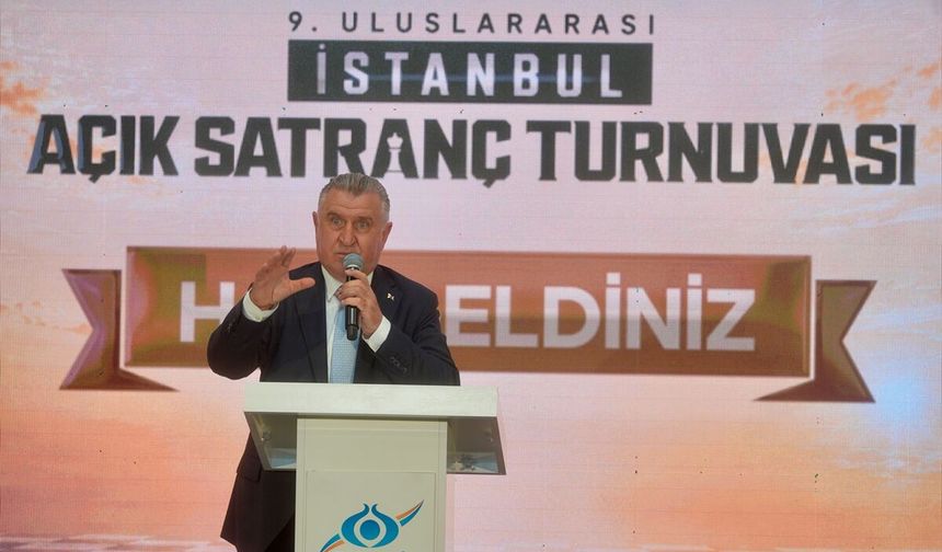Gençlik ve Spor Bakanı Osman Aşkın Bak, satranç turnuvasına katıldı