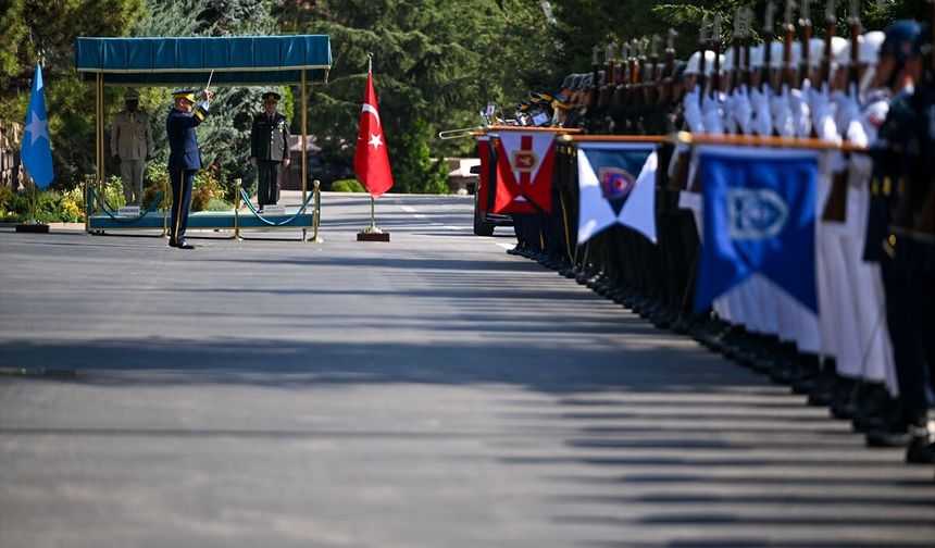 Genelkurmay Başkanı Orgeneral Bayraktaroğlu, Somali Genelkurmay Başkanı Tuğgeneral Mohamud ile görüştü
