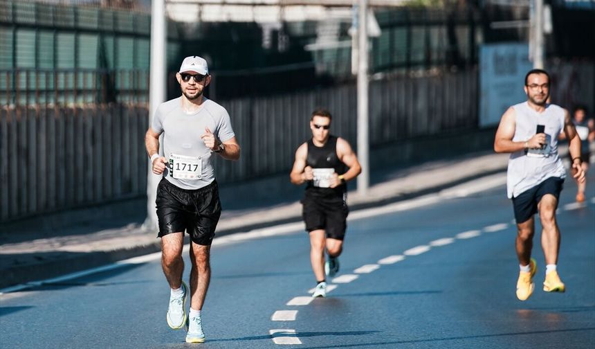 İstanbul'da Yeşilay Yarı Maratonu yapıldı