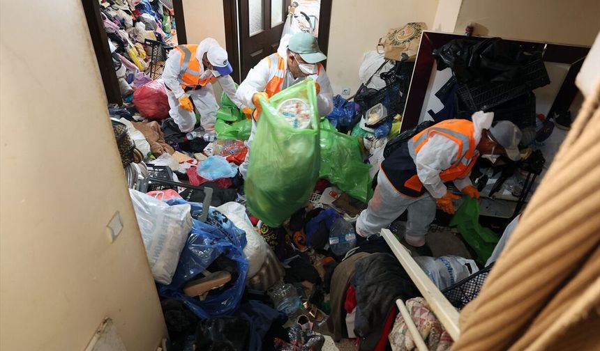 Kayseri'de bir evden 5 kamyon çöp çıkarıldı