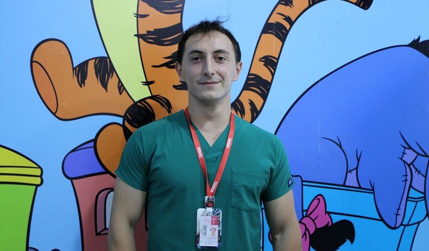 Spina bifida tanılı Buğlem, robotik rehabilitasyonla yürüme becerisini geliştirmeye çalışıyor