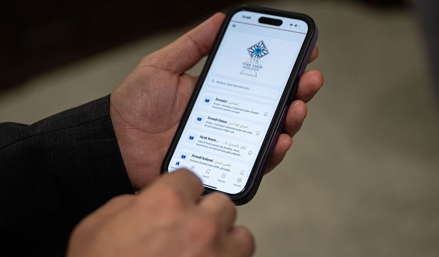 Türk Tarih Kurumu 'Ansiklopedik Türk Tarih Sözlüğü'nün mobil uygulamasını kullanıma açtı