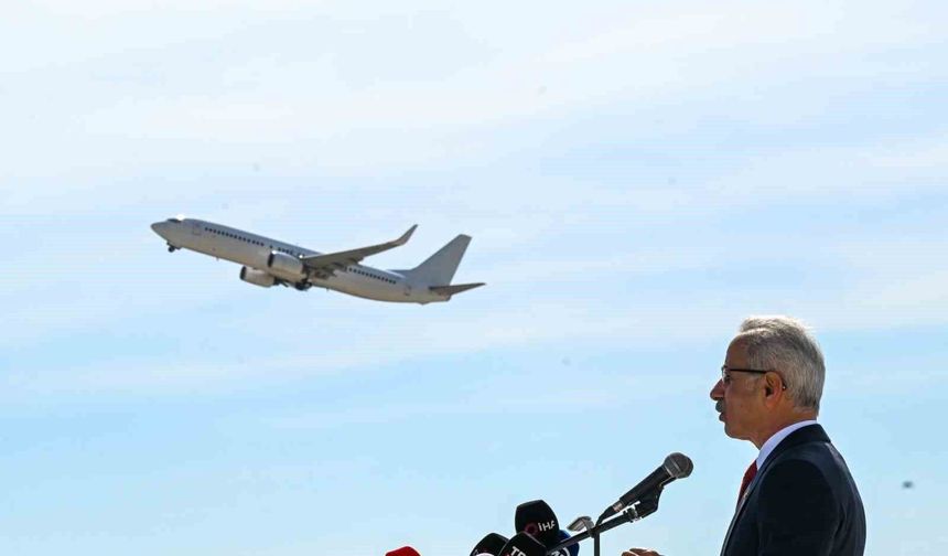 Bakan Uraloğlu: 'Antalya Havalimanı'nda yeni hava trafik kontrol kulemizin betonarme imalatlarında 46 metre seviyesine ulaştık'