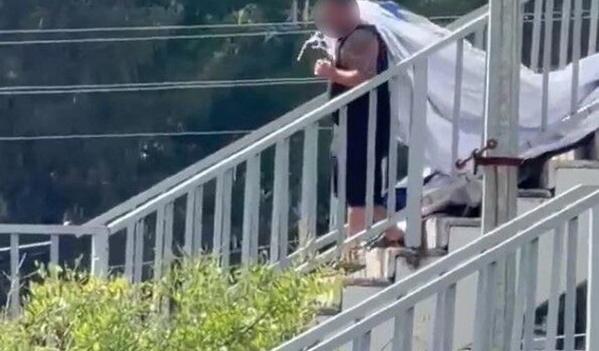 Cumhurbaşkanı Erdoğan'ın pankartını söküp zarar veren şahıs tutuklandı
