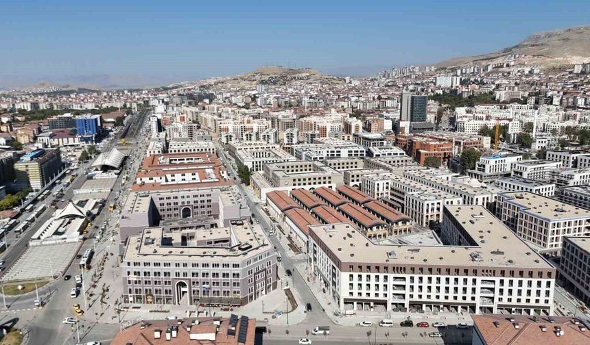 Depremin yıktığı Malatya Çarşısı ayağa kalkıyor: Gastronomi sokağında ilk ocak yandı