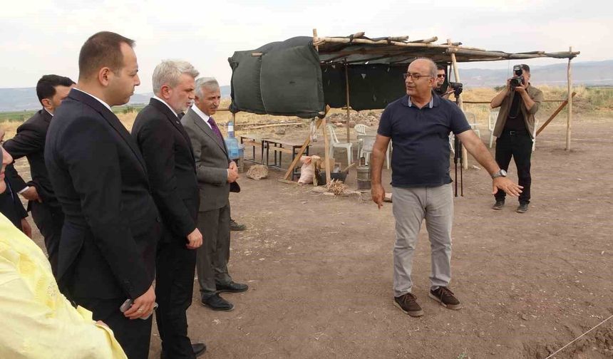 Domuztepe'de MÖ 9000 yıl öncesine ışık tutan kalıntılar gün yüzüne çıkarılıyor