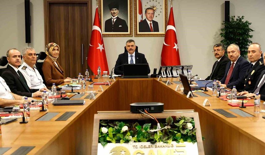 İçişleri Bakanı Mustafa Çiftçi, 'Kaçakçılık ve Organize Suçlarla Mücadele Güvenlik Toplantısı'na başkanlık etti