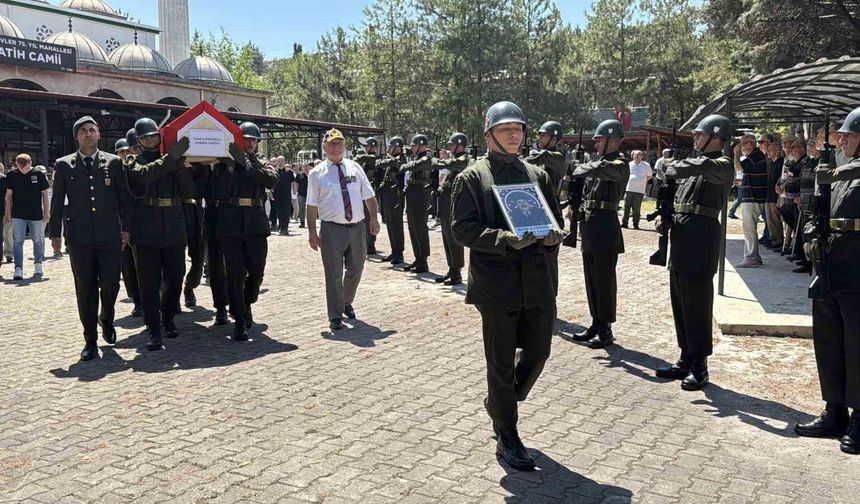 Kıbrıs gazisi askeri törenle uğurlandı