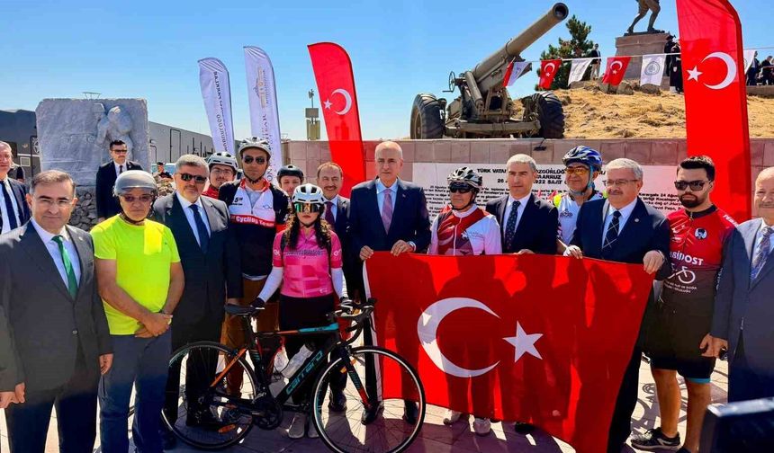 TBMM Başkanı Kurtulmuş Kocatepe'de gerçekleştirilen Büyük Taarruz törenlerine katıldı