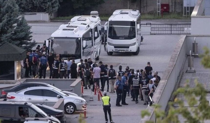 Etimesgut Belediye Başkanı Beşikçioğlu'nun da aralarında bulunduğu 40 şüpheli tutuklandı