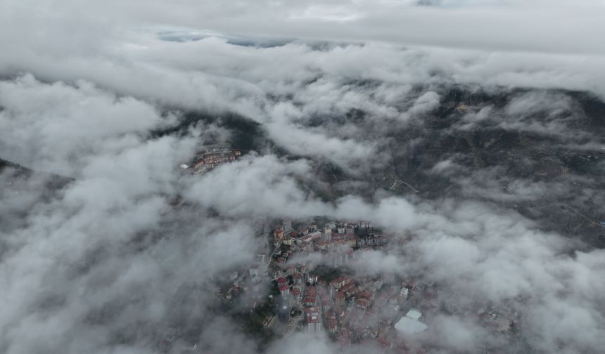 Artvin'i kaplayan sis bulutu havadan görüntülendi