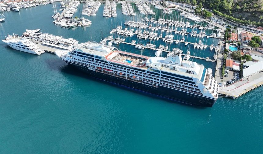 'Azamara Onward' kruvaziyeri Marmaris'e 668 turist getirdi