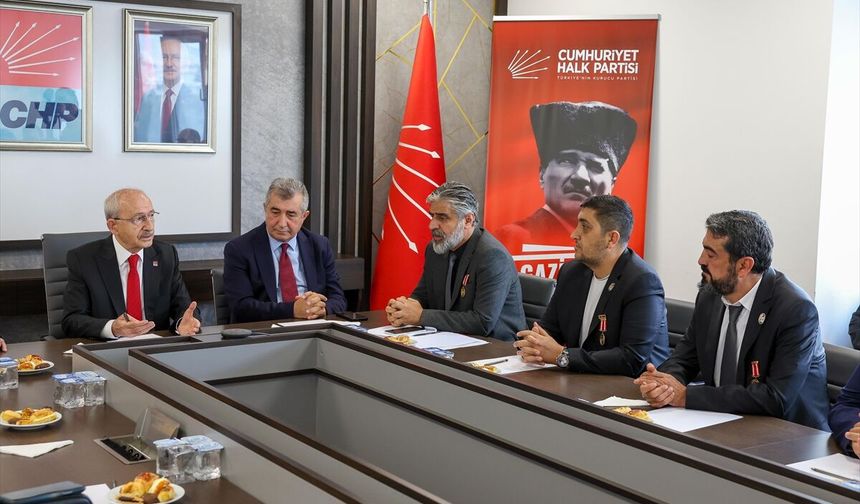 CHP Genel Başkanı Kılıçdaroğlu, gazilerle bir araya geldi