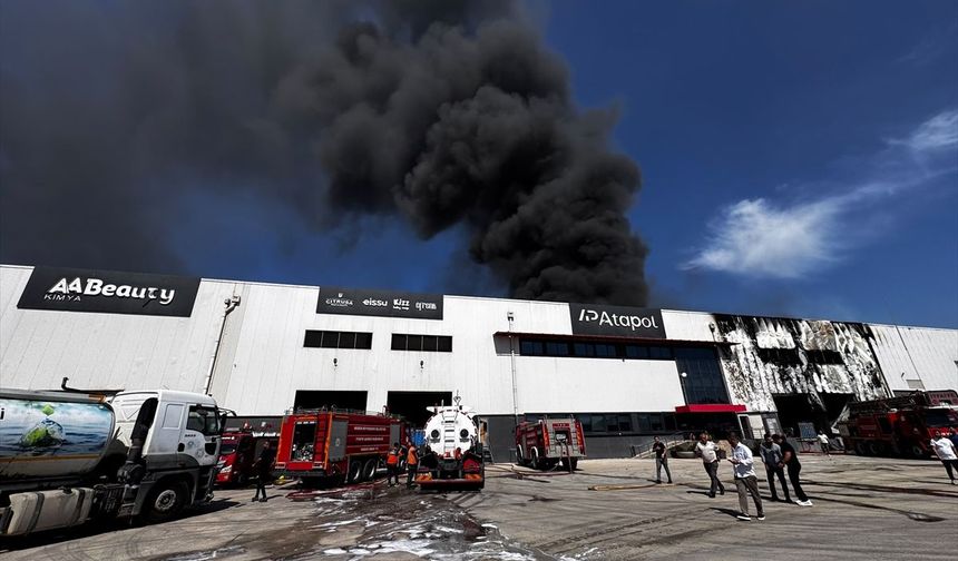 Mersin'de kimya fabrikasında çıkan yangın söndürüldü