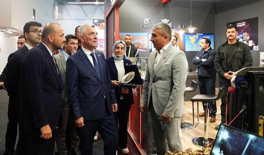 Ticaret Bakanı Bolat, MÜSİAD EXPO 2026'yı ziyaret etti
