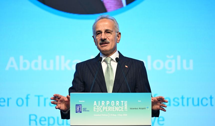 Ulaştırma ve Altyapı Bakanı Uraloğlu, Dünya Havalimanları Deneyim Zirvesi 2026'da konuştu: