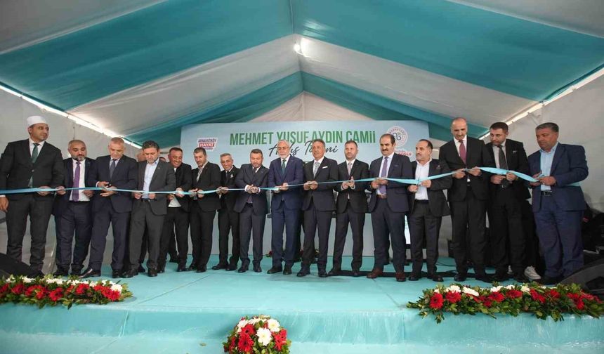 Arnavutköy'de Mehmet Yusuf Aydın Camii, Bakan Işıkhan'ın katılımıyla ibadete açıldı