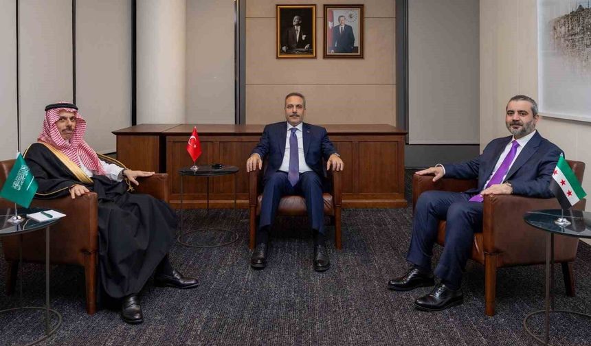 Bakan Fidan, Suriyeli ve Suudi mevkidaşıyla üçlü toplantıya ev sahipliği yaptı