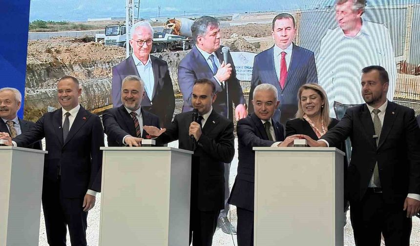 Bakan Kacır: 'Milli gelirimiz son 23 yılda 238 milyar dolardan 1,6 trilyon dolara yükselirken, kişi başına milli gelirimiz 18 bin doları aştı'