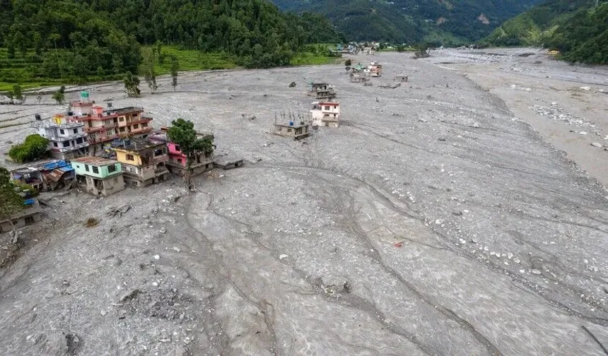 Nepal'deki sel felaketinde hayatını kaybedenlerin sayısı 1367'ye çıktı