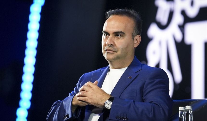 Bakan Kacır, 'Gelecek Burada Başlıyor: Teknoloji, Uzay ve Yeni Nesil' panelinde konuştu: