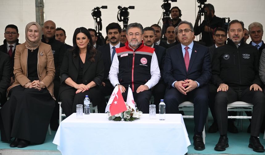 Bakan Yumaklı, Genomik Test Merkezi'nin açılışını yaptı: