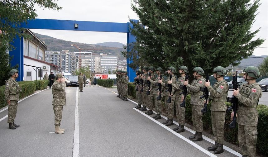 Genelkurmay Başkanı Orgeneral Bayraktaroğlu, Kosova'ya gitti