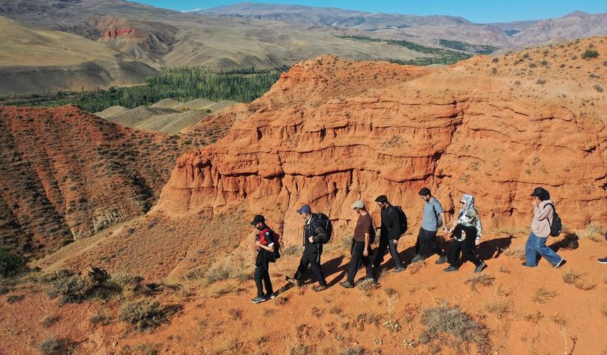 Kars'ta Arizona kanyonlarını andıran Bayam Kızıllıkları doğaseverlerin yeni rotası