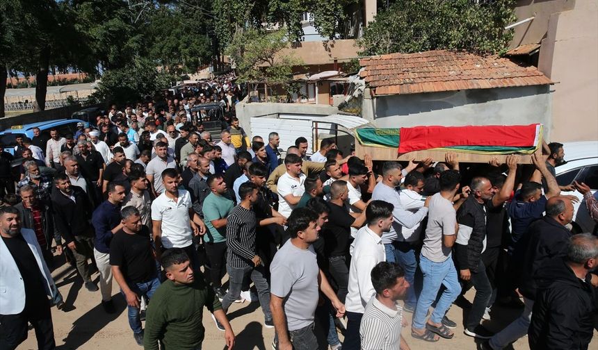 KKTC'de batan gemide yaşamını yitiren Özgür Gönül ve Mahmut Demir'in cenazeleri defnedildi