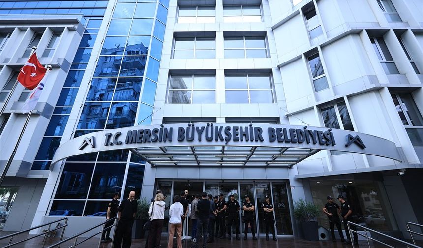 Mersin Büyükşehir Belediye Başkanı Seçer ve 58 kişi yolsuzluk iddiasıyla gözaltında
