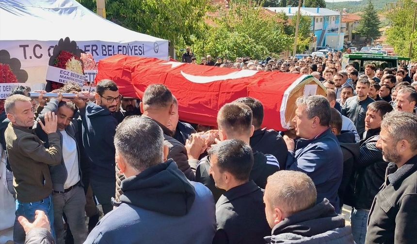 Soma'da maden ocağındaki göçükte hayatını kaybeden Olcay, son yolculuğuna uğurlandı