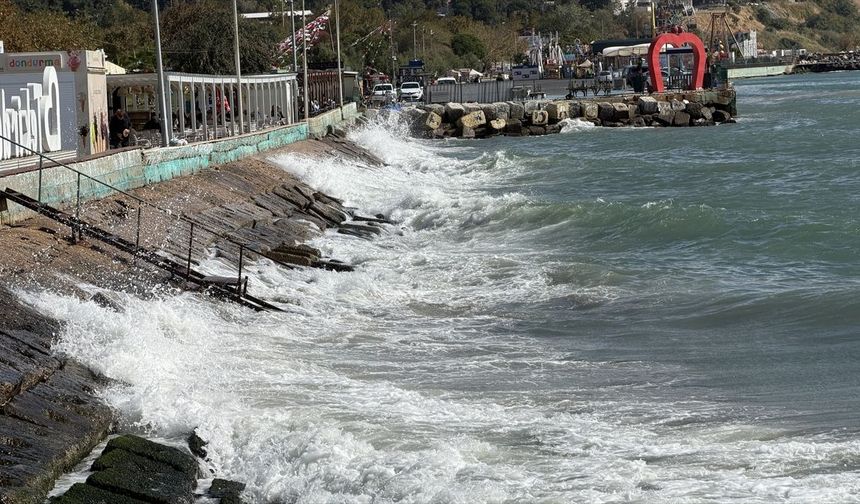 Tekirdağ'da fırtına 5 gündür deniz ulaşımını olumsuz etkiliyor