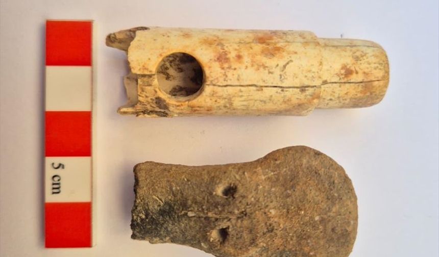 Troya'da 160 yılı aşkın kazı tarihinde ilk müzik aleti bulundu