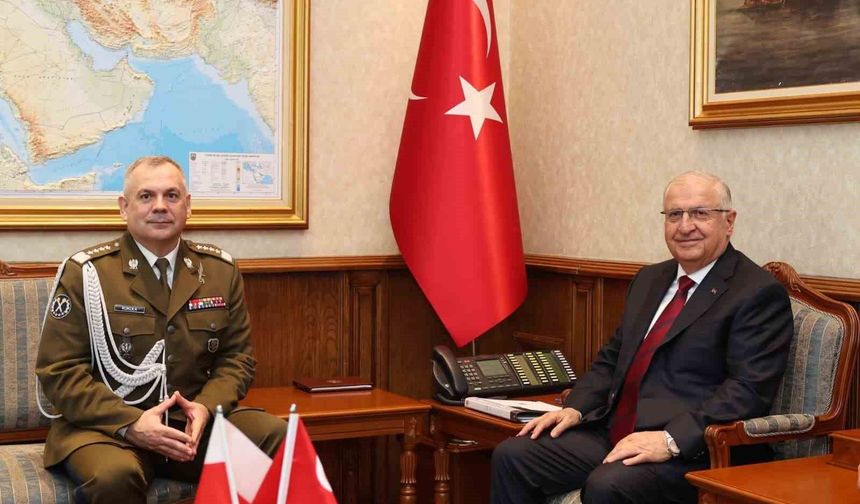 Bakan Güler, Polonya Genelkurmay Başkanı Orgeneral Kukula'yı kabul etti