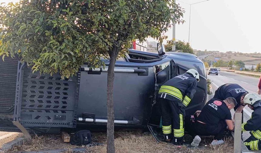 İçinde çocuk bulunan otomobili kaçırdı, yayaya ve 2 araca çarpıp kaçtı yakalandı