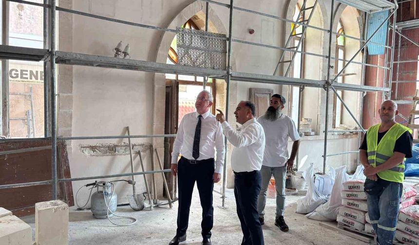 İskenderun'da tarihi kiliselerde restorasyon çalışmaları sürüyor