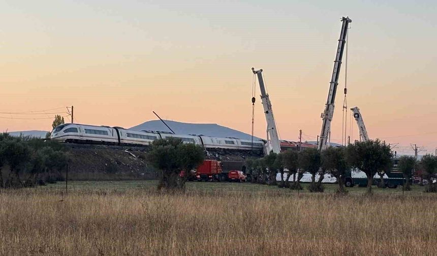 İspanya'daki tren faciasında can kaybı 69'a, yaralı sayısı 98'e yükseldi