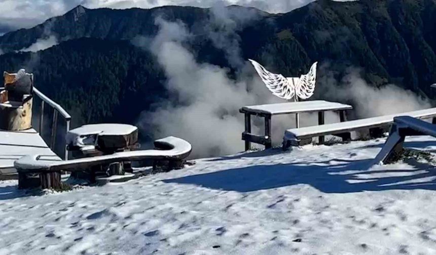 Rize'nin yayları beyaza büründü