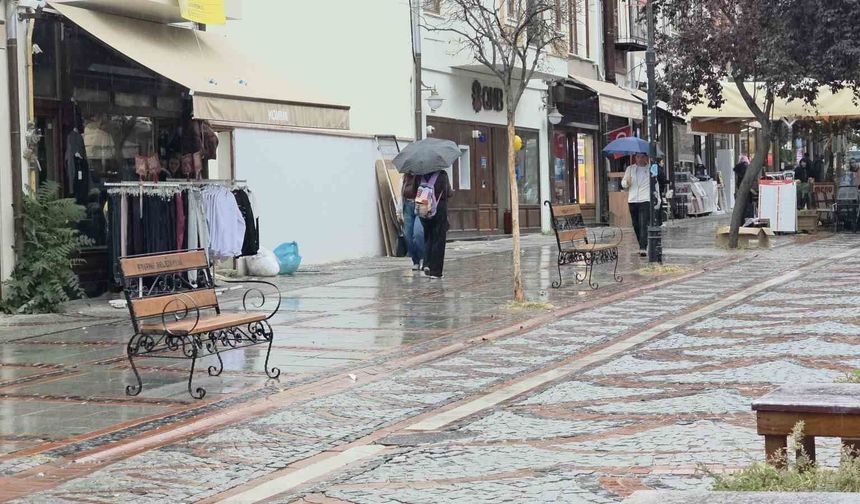 Sonbahar yağmurları Edirne'de etkisini sürdürüyor