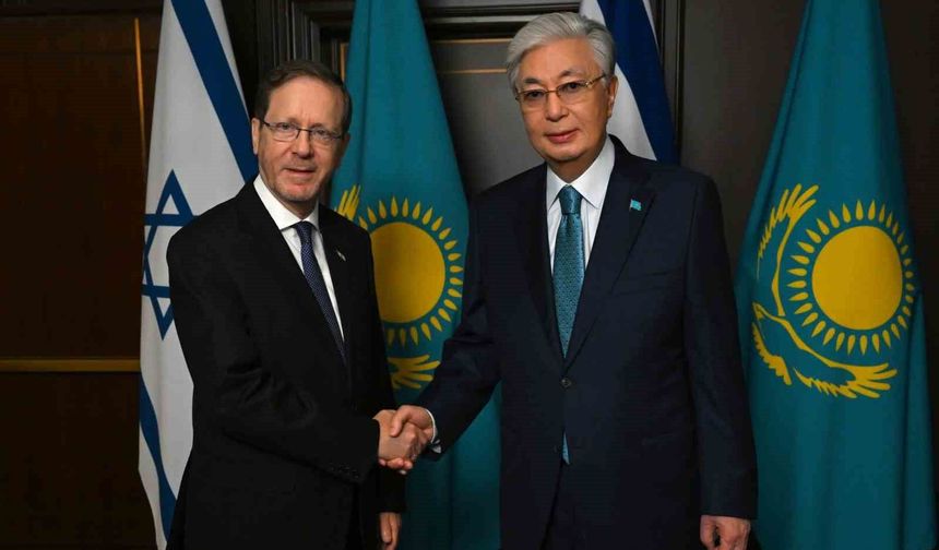 Tokayev ve Herzog, Bakü'de bir araya geldi