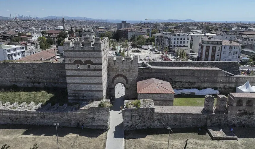 Fetihte topların hedefi olan Topkapı 1500 yıldır İstanbul'un tarihini taşıyor