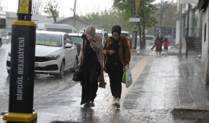Yurdun doğu kesimleri için gök gürültülü sağanak uyarısı