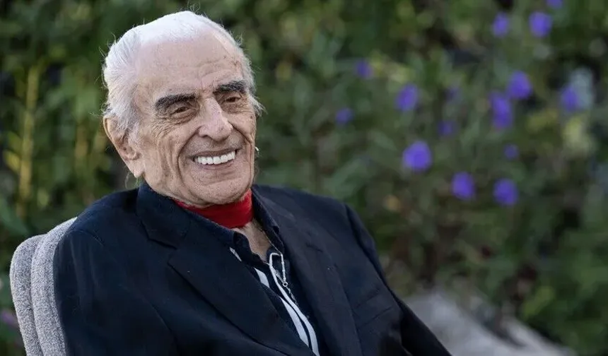 Antalya'da tedavi gören şarkıcı Alpay hayatını kaybetti