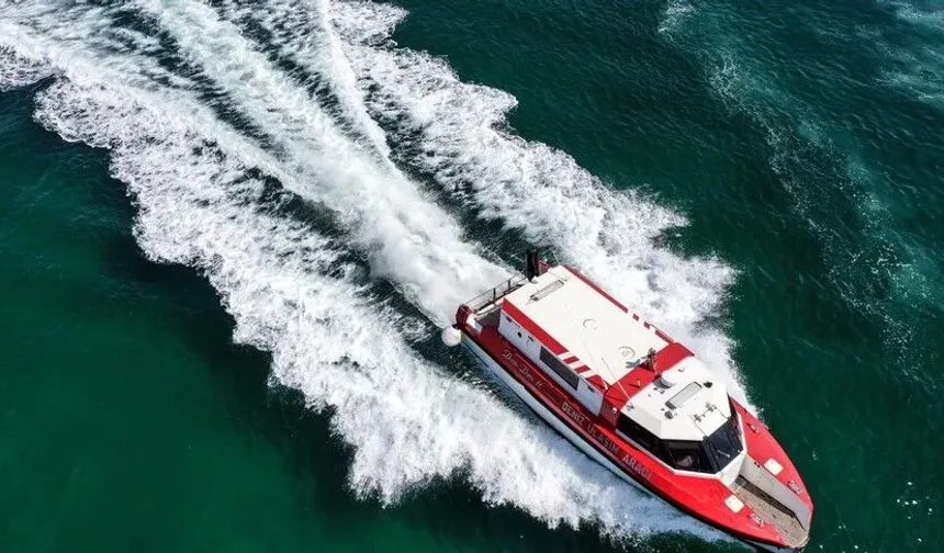 Hava ve deniz ambulanslarıyla 121 bin 832 vatandaşa sağlık hizmeti sunuldu