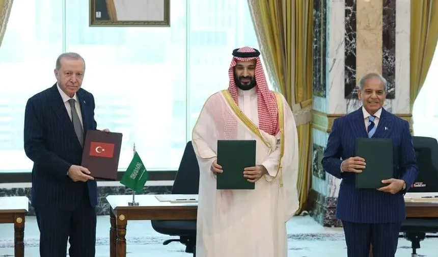 Pakistan, 6'dan fazla ülkenin Mekke Ortak Savunma Anlaşması'na katılmakla ilgilendiğini belirtti