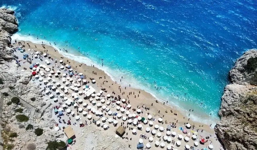 Türkiye'nin 2027'de 70 milyar dolar turizm gelirine ulaşması hedefleniyor