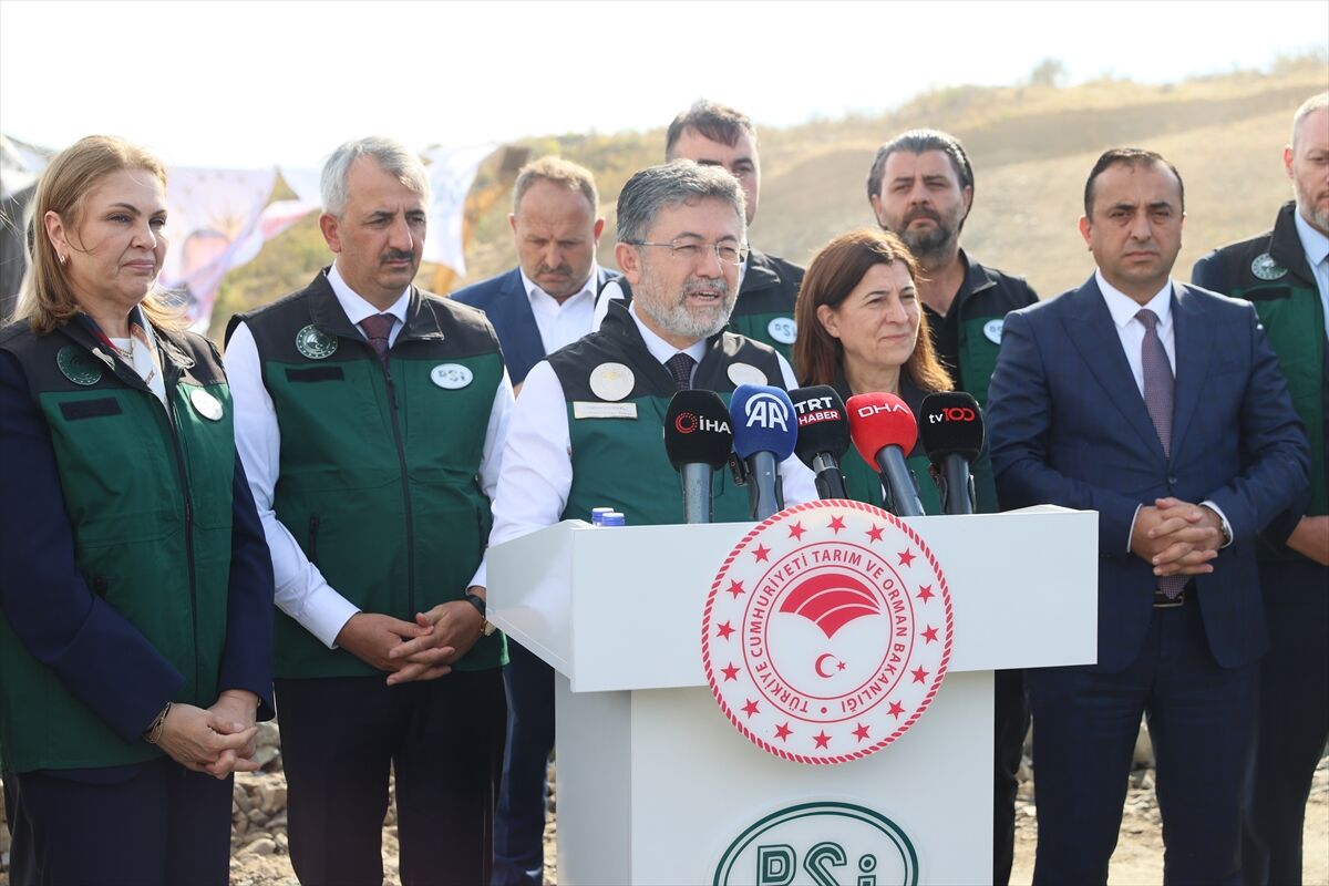 Bakan Yumaklı 2028'de tamamlanması hedeflenen Edirne Çömlekköy Barajı'nda incelemede bulundu