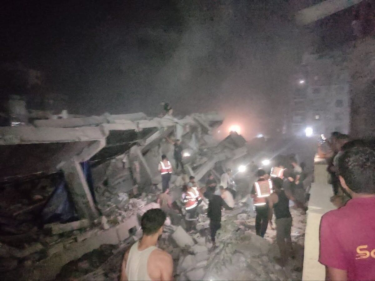 Gazze'de İsrail saldırılarında daha önce hasar gören bina yıkıldı: En az 8 ölü