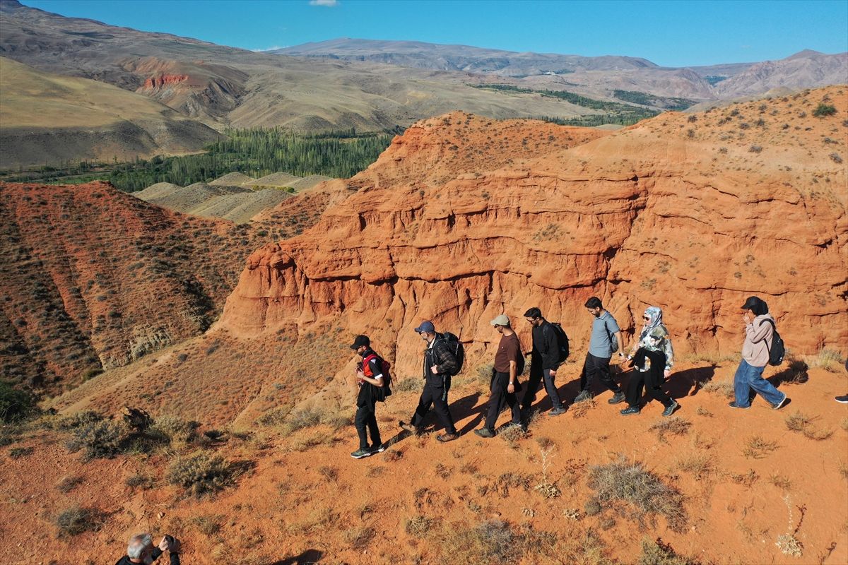 Kars'ta Arizona kanyonlarını andıran Bayam Kızıllıkları doğaseverlerin yeni rotası